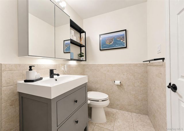 460 Old Town Road 3K, Port Jefferson Station, NY 11776
