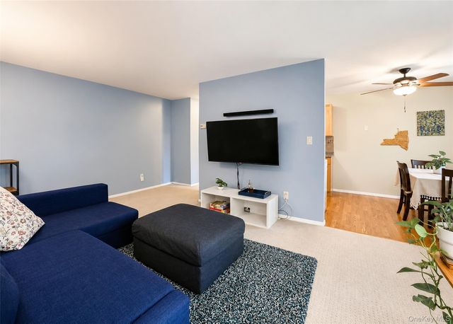 460 Old Town Road 3K, Port Jefferson Station, NY 11776