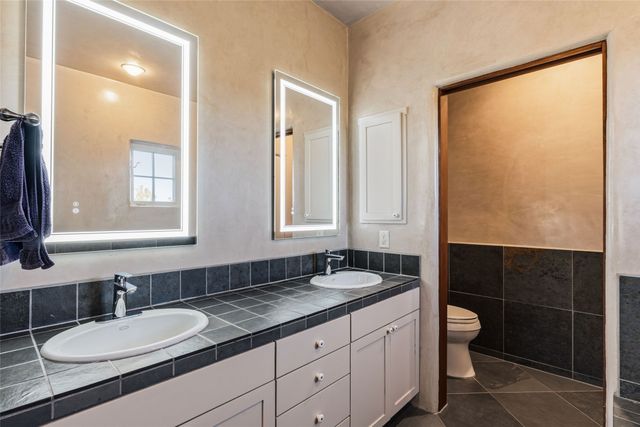 19B Paseo Nopal, Santa Fe, NM 87507