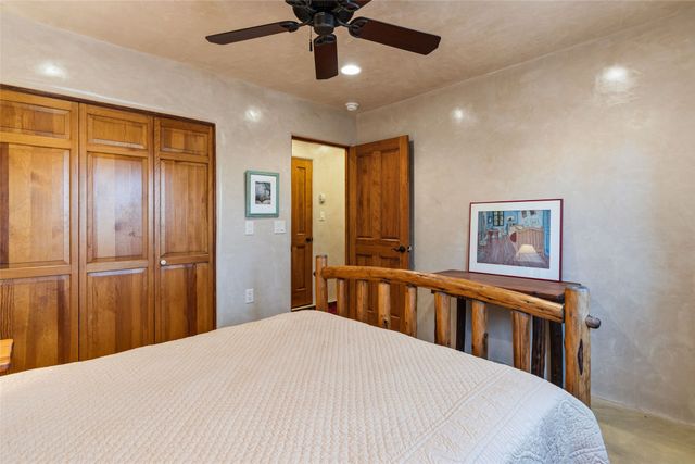 19B Paseo Nopal, Santa Fe, NM 87507