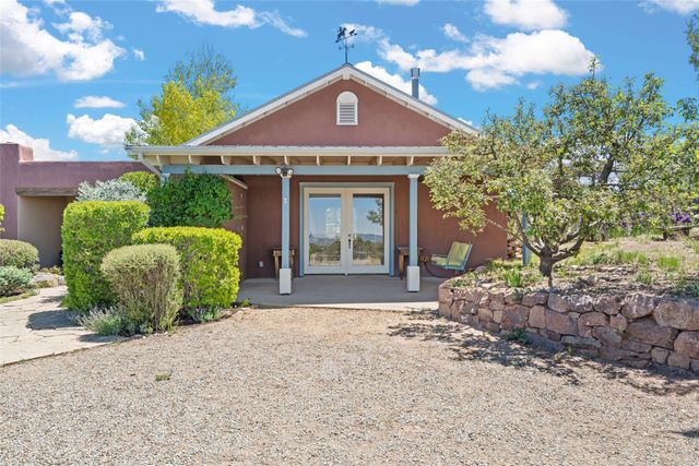 19B Paseo Nopal, Santa Fe, NM 87507