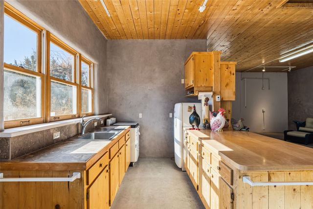 19B Paseo Nopal, Santa Fe, NM 87507