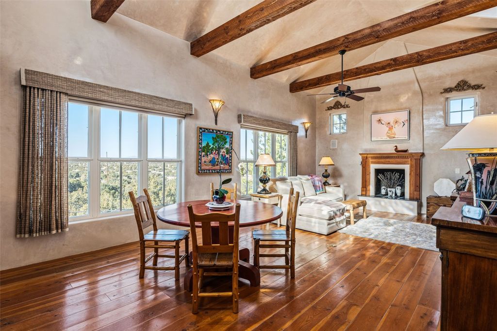 19B Paseo Nopal, Santa Fe, NM 87507