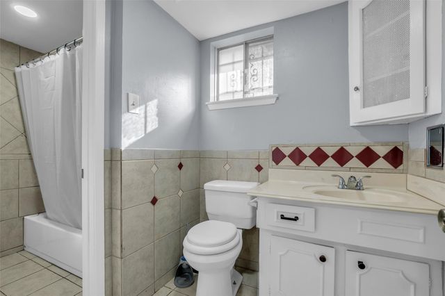 8823 Rutherford Lane, Houston, TX 77088