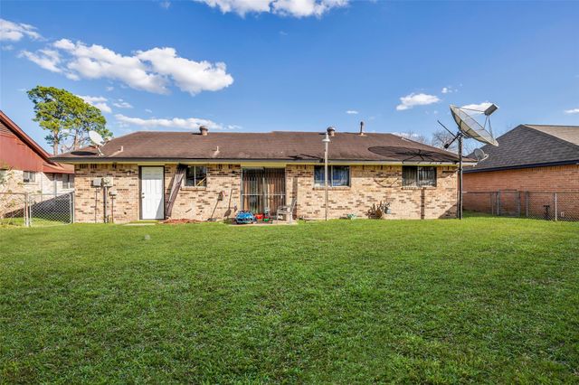 8823 Rutherford Lane, Houston, TX 77088