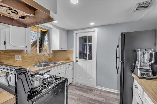 8823 Rutherford Lane, Houston, TX 77088