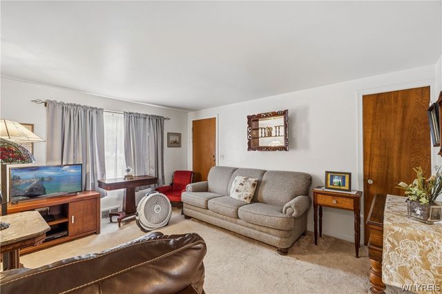 42 Redmond Avenue, Buffalo, NY 14216
