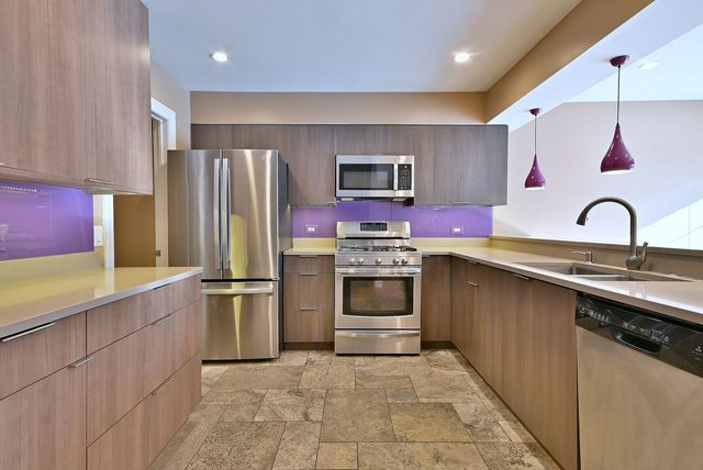 5205 Granite Court, Crystal Lake, IL 60012