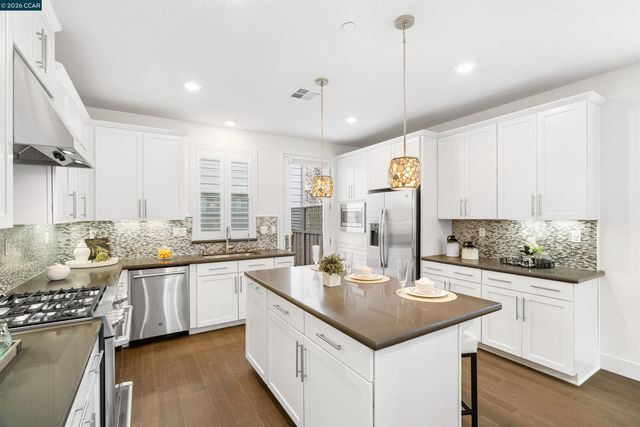 3016 Threecastles Way, Dublin, CA 94568