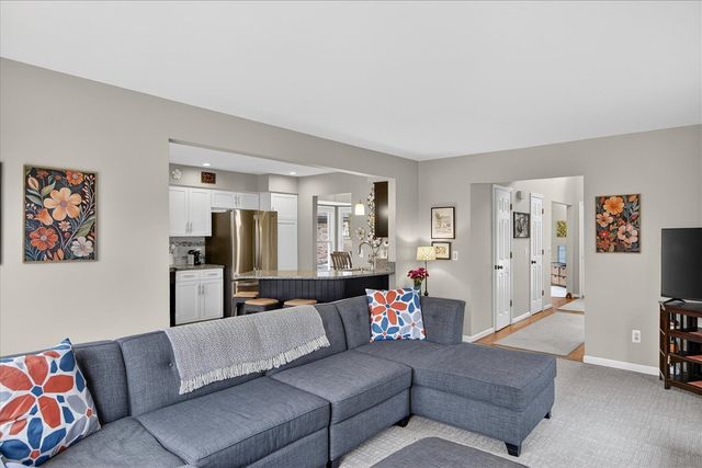 546 Parkland Drive, Rochester Hills, MI 48307