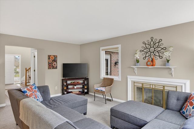 546 Parkland Drive, Rochester Hills, MI 48307