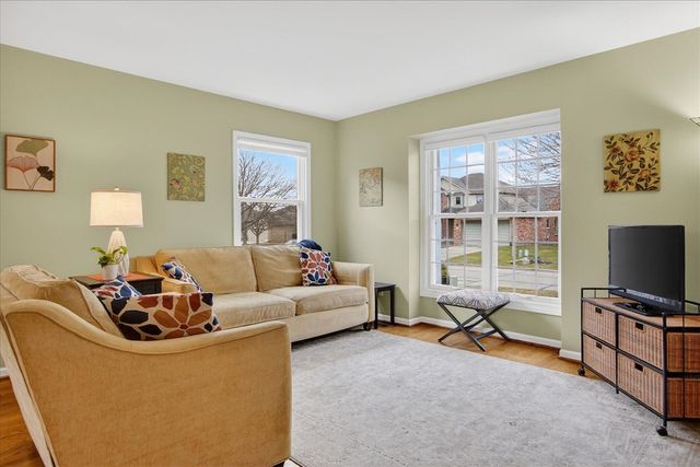 546 Parkland Drive, Rochester Hills, MI 48307