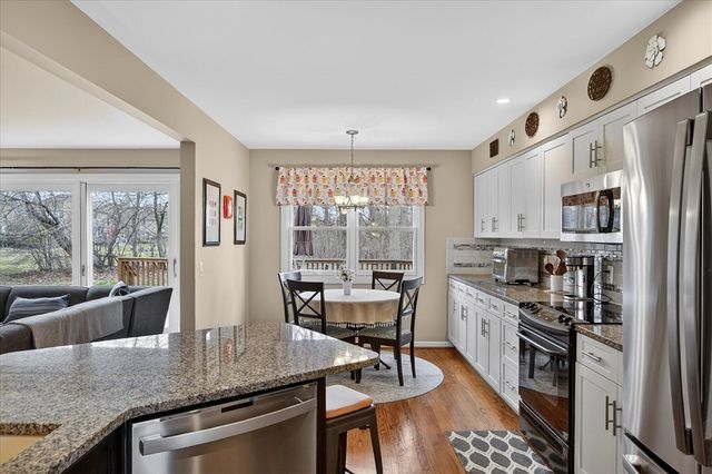 546 Parkland Drive, Rochester Hills, MI 48307