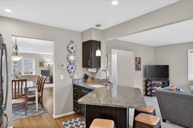546 Parkland Drive, Rochester Hills, MI 48307