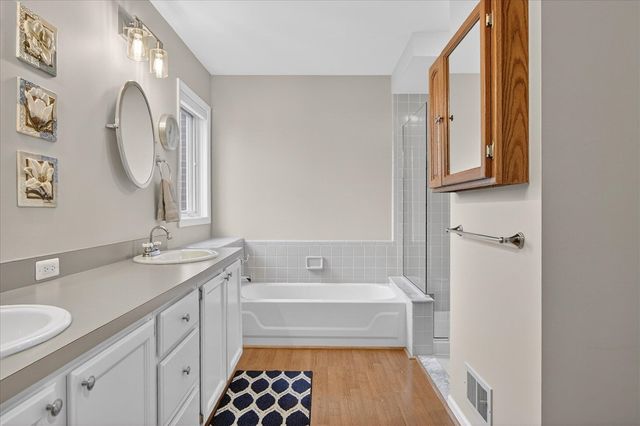 546 Parkland Drive, Rochester Hills, MI 48307