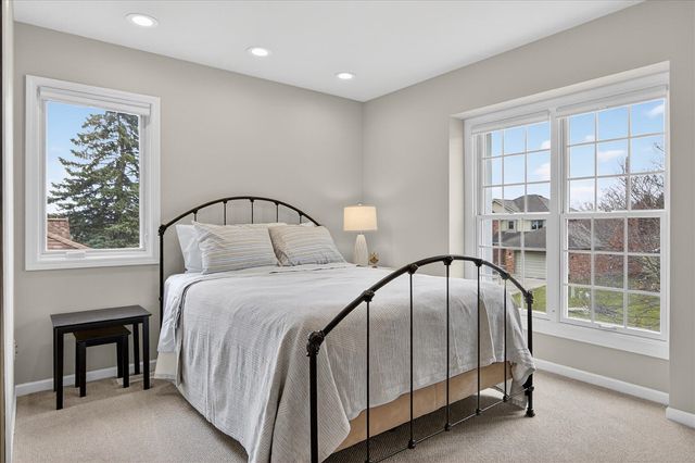 546 Parkland Drive, Rochester Hills, MI 48307