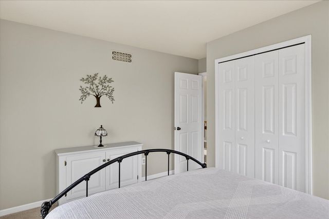 546 Parkland Drive, Rochester Hills, MI 48307