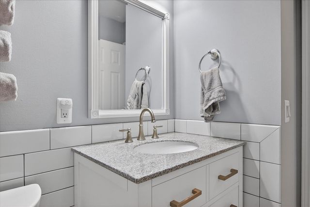 546 Parkland Drive, Rochester Hills, MI 48307