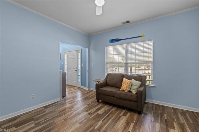 6823 Watch Harbour CIR, Hayes, VA 23072