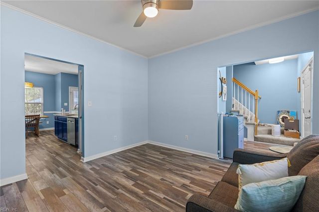 6823 Watch Harbour CIR, Hayes, VA 23072