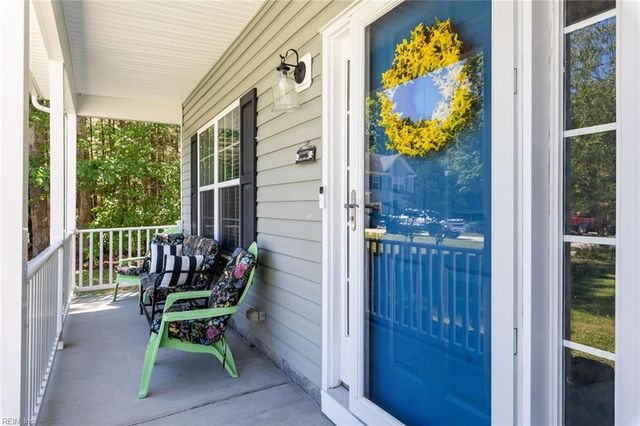 6823 Watch Harbour CIR, Hayes, VA 23072