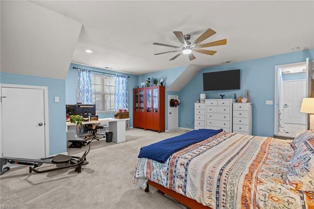 6823 Watch Harbour CIR, Hayes, VA 23072