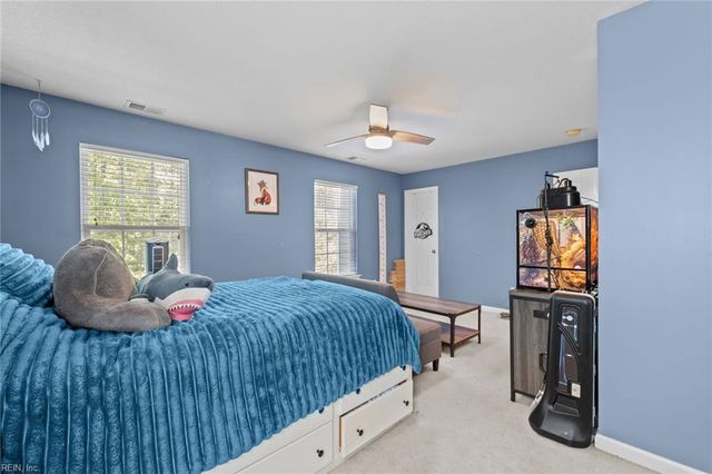 6823 Watch Harbour CIR, Hayes, VA 23072