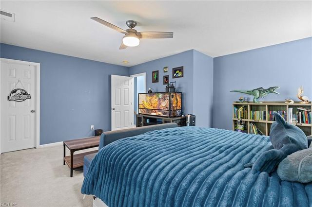 6823 Watch Harbour CIR, Hayes, VA 23072