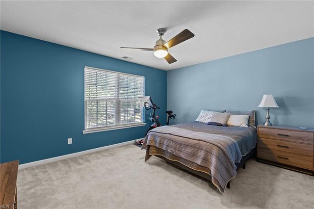 6823 Watch Harbour CIR, Hayes, VA 23072