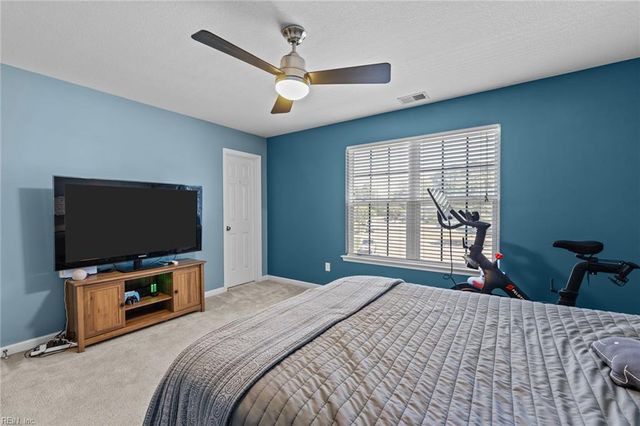 6823 Watch Harbour CIR, Hayes, VA 23072