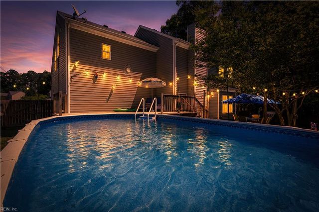 6823 Watch Harbour CIR, Hayes, VA 23072