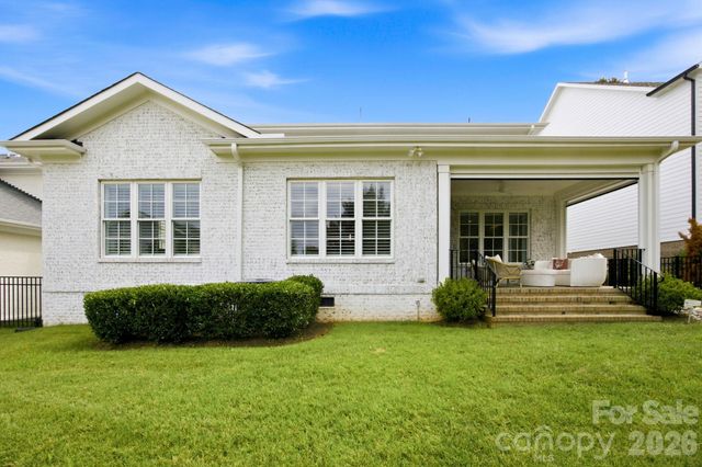6834 Providence Lane W, Charlotte, NC 28226