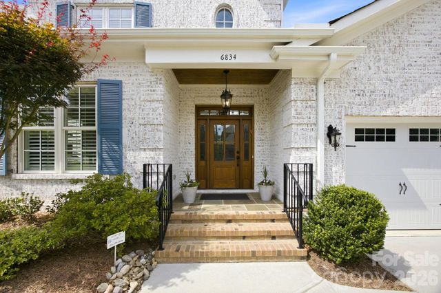6834 Providence Lane W, Charlotte, NC 28226