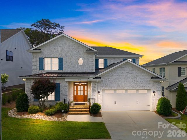 6834 Providence Lane W, Charlotte, NC 28226