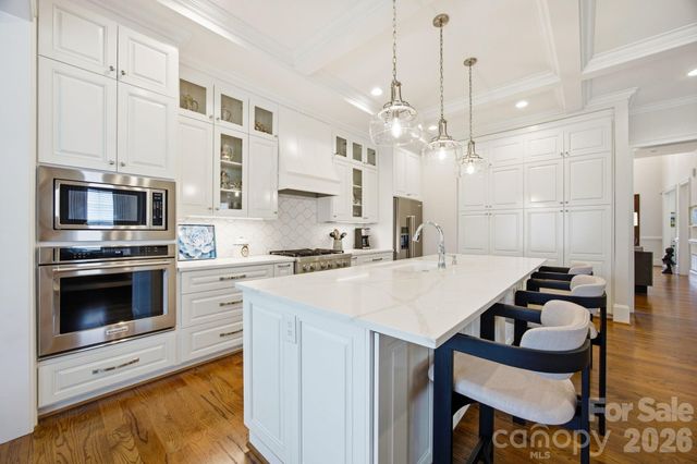 6834 Providence Lane W, Charlotte, NC 28226