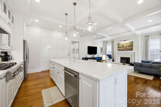 6834 Providence Lane W, Charlotte, NC 28226