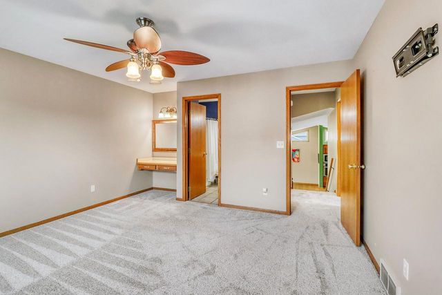 3902 6th Street S, Moorhead, MN 56560