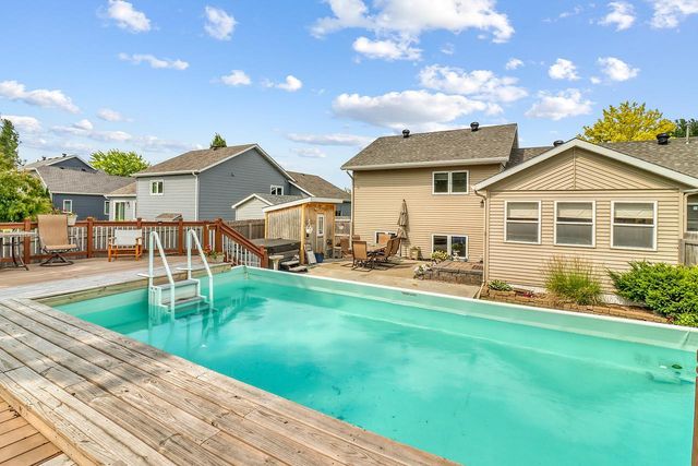 3902 6th Street S, Moorhead, MN 56560