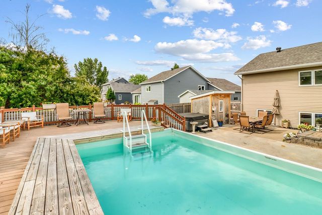 3902 6th Street S, Moorhead, MN 56560