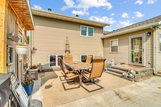 3902 6th Street S, Moorhead, MN 56560