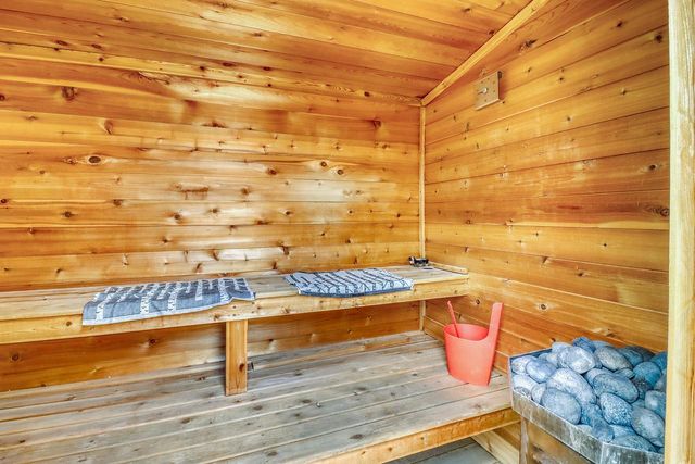 3902 6th Street S, Moorhead, MN 56560