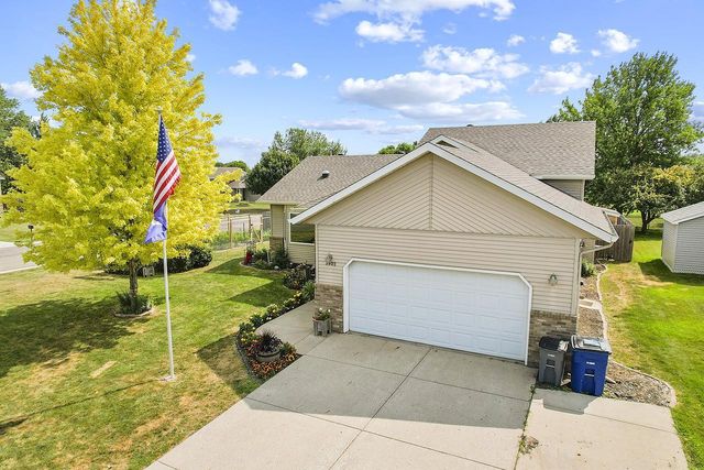 3902 6th Street S, Moorhead, MN 56560