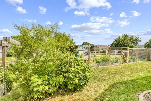 3902 6th Street S, Moorhead, MN 56560
