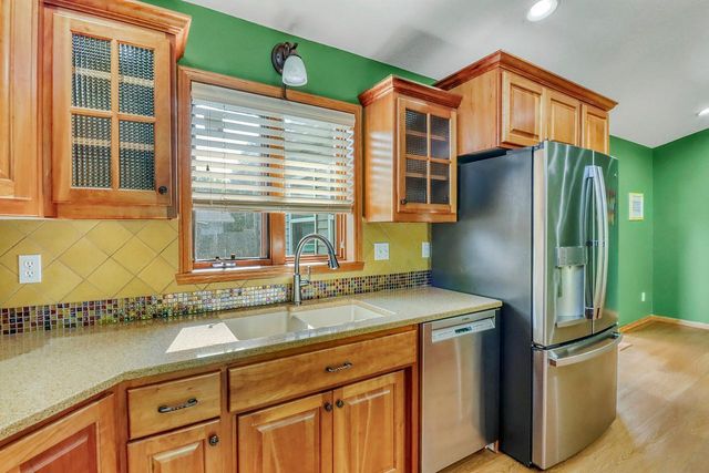 3902 6th Street S, Moorhead, MN 56560