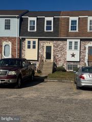 109 HIGHSHIRE CT, Baltimore, MD 21222