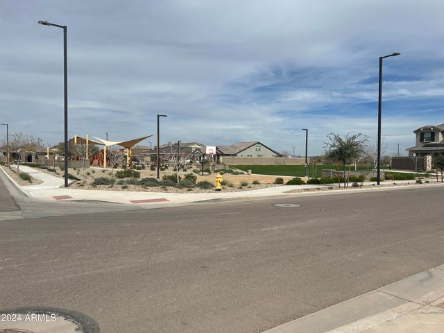 15935 W MONTANA DE ORO Drive, Surprise, AZ 85387