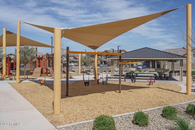 15935 W MONTANA DE ORO Drive, Surprise, AZ 85387