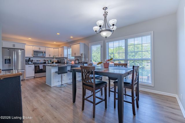 4423 Stone Lakes Dr, Louisville, KY 40299