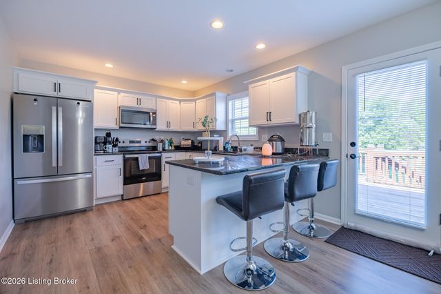 4423 Stone Lakes Dr, Louisville, KY 40299