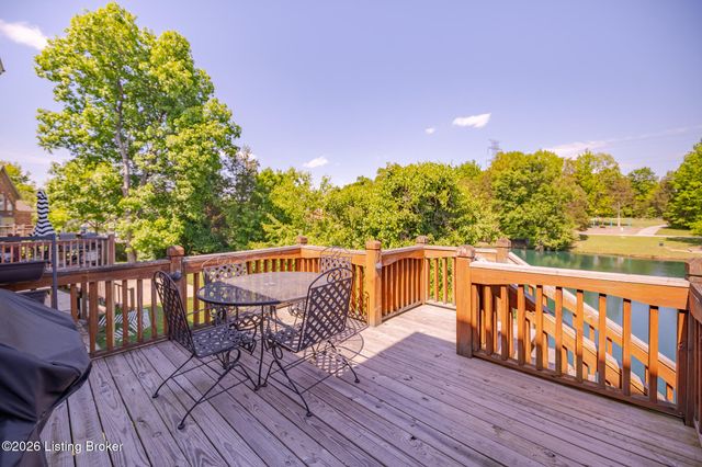 4423 Stone Lakes Dr, Louisville, KY 40299